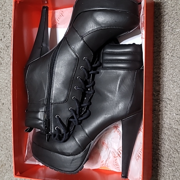 Charles David booties - Picture 7 of 7